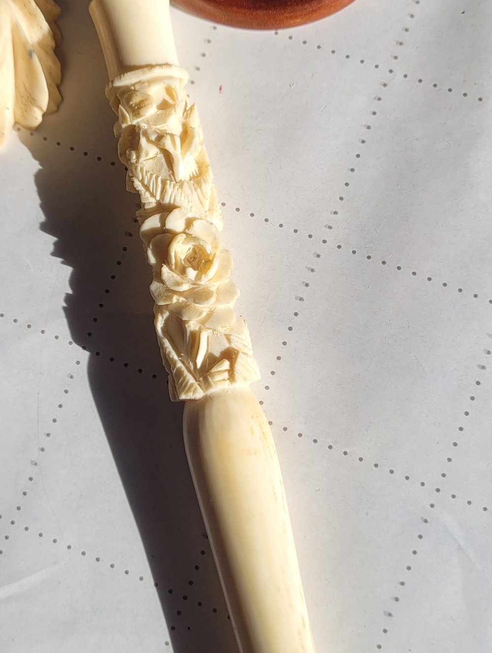 Carved Floral Bone Ivory Color Wand - Cream Cigarette Holder - Picture 6 of 6